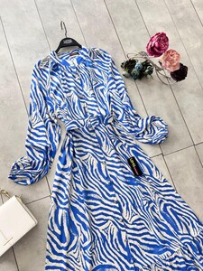 HESA ZEBRA DESENLİ VE KEMERLİ HAKİM YAKA ELBİSE B11-1-2253-10-MAVİ - Thumbnail