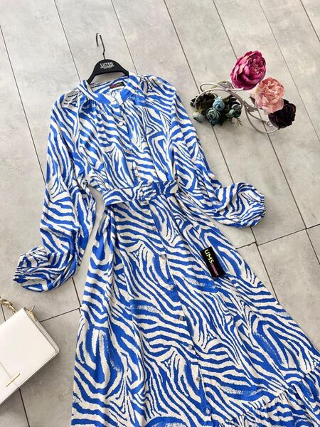 HESA ZEBRA DESENLİ VE KEMERLİ HAKİM YAKA ELBİSE B11-1-2253-10-MAVİ