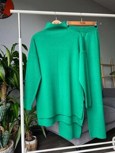  - LAHEN YARIM BOĞAZLI SALAŞ TRİKO TAKIM 8040-54-BENETTON YEŞİLİ