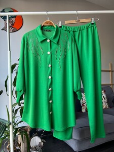  - NOSE ÖNÜ DÜĞMELİ TAŞ İŞLEMELİ TAKIM C8-1478-54-BENETTON
