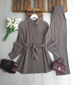 PUMSE DİKİŞ DETAYLI BELİ KEMERLİ TAKIM A5-5-1727-25-VİZON - 